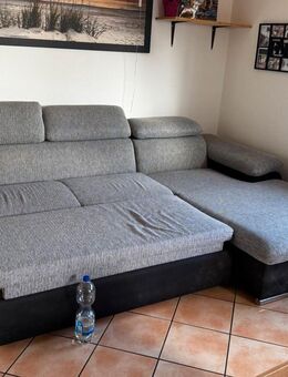 Couch mit Schlaffunktion neuwertig - Kaltenholzhausen