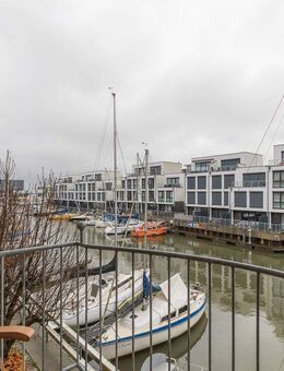 Ihr Platz am Wasser : helle 2-Zimmer-Wohnung mit Hafenpanorama - Cuxhaven