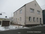 Einfamilienhaus in der Ortsmitte sowie halber Eigentumsanteil an Hofeinfahrt 95482 Gefrees, Schulstraße 13 - Gefrees