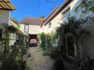 Top-Gelegenheit! Ehemaliges Bauernhaus mit Nebengebäude und Scheune in Langenlonsheim zu verkaufen - Langenlonsheim