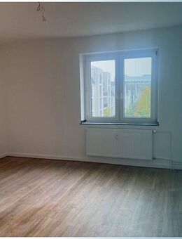 Sanierte 2-Zimmer-Wohnung mit Loggia in Holthausen - Düsseldorf