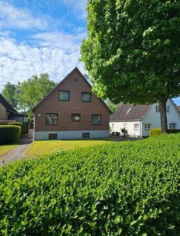 westimmobilien: Ihr neues Zuhause! Großzügiges Zweifamilienhaus mit angrenzendem Bauplatz und positivem Bauvorbescheid - Hamburg