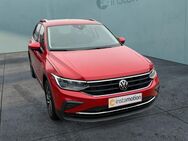 VW Tiguan, 1.5 TSI Active, Jahr 2022 - München