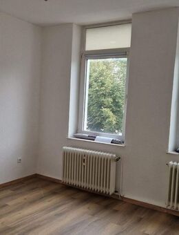 Renovierte und gemütliche Etagenwohnung mit gelungener Raumaufteilung in gesuchter Lage ! - Mönchengladbach