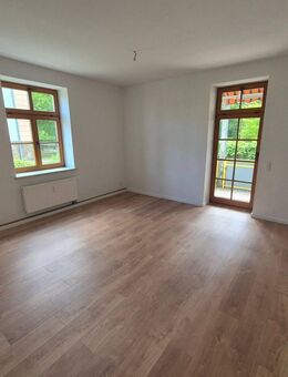 Moderne 2-Zimmer-Wohnung mit Balkon in Glauchau - Glauchau