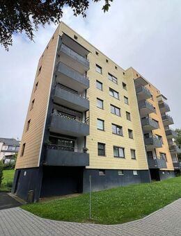 Kapitalanlage mit Potenzial: 15 Wohnungen, Aufzug & Garagen inklusive - Selb
