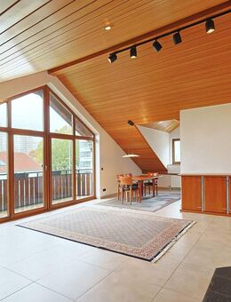 Großzügige Doppelhaushälfte mit Wohlfühlambiente und durchdachtem Raumkonzept - Sindelfingen