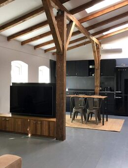 Gräfekiez: Charakterstarke Remise mit Balkendecke - Berlin