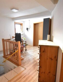 Sofort frei! Schönes Einfamilienhaus mit sep. Grundstück in Gleichen OT Sattenhausen - Gleichen