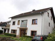 Exklusives Zweifamilienhaus mit Doppelgarage und Garten - Allendorf (Eder)