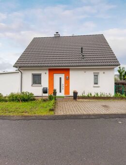 Attraktives Einfamilienhaus mit wunderschönem Garten in ruhiger Lage von Wächtersbach-Wittgenborn - Wächtersbach