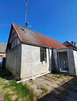 sanierungsbedürftiges kleines Haus zu verkaufen - Sieversdorf-Hohenofen