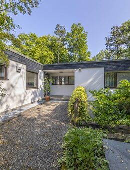 Flachdachbungalow - Arztvilla mit ca. 450 qm Wohnfläche in bester Wohnlage in Pfarrkirchen - Pfarrkirchen