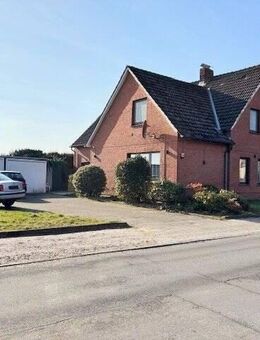 Mehrfamilienhaus mit 4 Wohneinheiten und drei Fertiggaragen - Cuxhaven