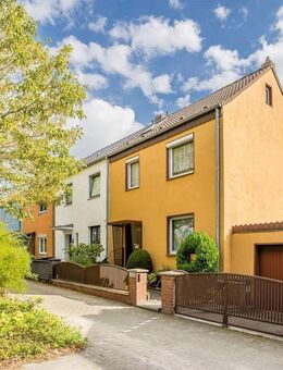 Familiengerechtes Endhaus in zentraler Lage von Berlin-Mariendorf! - Berlin