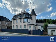 Komfortabel und großzügig mit außergewöhnlicher Architektur - drei Wohnetagen, Terrasse und Garten - Marienberg