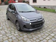 Hyundai i10 Passion +1,0 Hyundai Klimaautom.LED PDC - Vetschau (Spreewald)