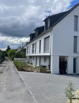 Energieeffiziente, neuwertige Wohnung in ruhiger TOP-Lage | inkl. EBK & Garage - Bietigheim-Bissingen
