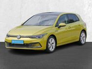 VW Golf, 1.5 VIII eTSI Style Dig, Jahr 2020 - Lehrte