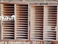 1 leichtes Vintage Holz -Kassettenregal aus den 70er Jahren - Niederfischbach