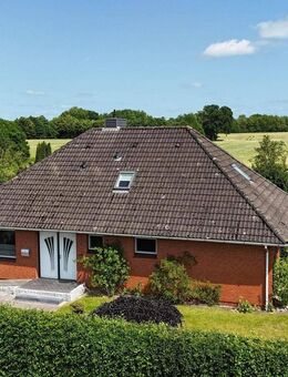 Freundliches und kompaktes Einfamilienhaus am Feldrand in Hohn - Hohn