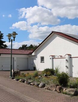 Attraktives Ein-/ Zweifamilienhaus mit PV- Anlage, Wallbox und Doppelgarage in bester Ortslage - Lauenburg (Elbe)