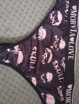 Totenkopf String L - Burkau