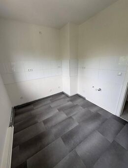 Erstbezug nach Renovierung - Traumhafte 3-Zimmer Wohnung in Brühl - Brühl (Nordrhein-Westfalen)