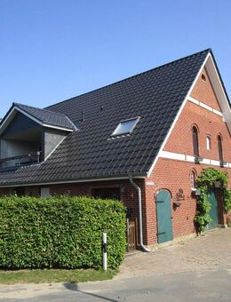 Gepflegtes Zweifamilienhaus mit Gartenhaus und Balkon. - Langen (Landkreis Cuxhaven)