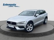 Volvo V60, B4 Cross Country Pro AWD, Jahr 2021 - Celle