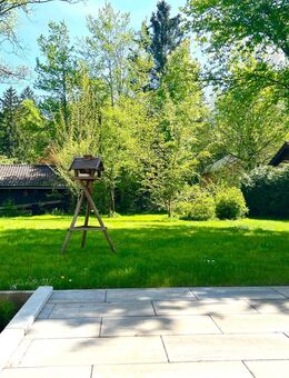 **Stilvolle Doppelhaushälfte** mit luxuriöser Ausstattung, großem Garten und idyllischer Seenähe - Utting (Ammersee)
