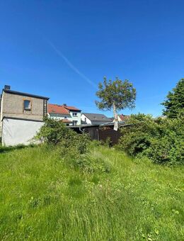 Viel Platz für Visionen: Großzügiges Wohnhaus mit Hinterhaus und traumhaftem Garten - Naunhof