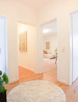 Gut geschnittene 3-Zi.-ETW mit 2 Balkonen und Hafenblick, provisionsfrei! - Bremerhaven