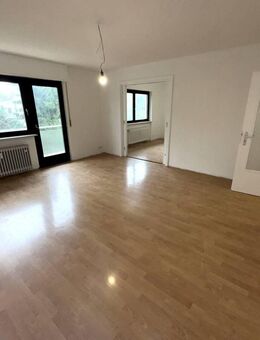Renovierte 4-Zimmer Wohnung in attraktiver, zentraler Lage in Linkenheim-Hochstetten - Linkenheim-Hochstetten