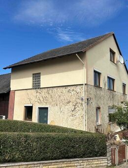 Einfamilienhaus mit großer Scheune in Rödental - Rödental