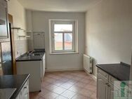 Gemütliche 2-Raum-Wohnung mit Einbauküche und kleinem Balkon im 5. OG auf der Karl-Marx-Straße zu vermieten! - Bautzen