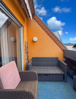 Einladende 3-Zimmer-Dachgeschoss-Wohnung in bevorzugter Innenstadtlage! Zentral und mit Balkon! - Viernheim