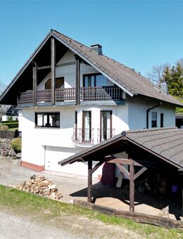 Charmantes Einfamilienhaus als Alternative zur Eigentumswohnung – mit Garten, Doppelgarage und großem Carport - Reichshof