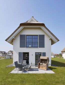 Charmante Reetdachvilla auf Rügen - Superior Ferienhaus mit Strandnähe - Dranske