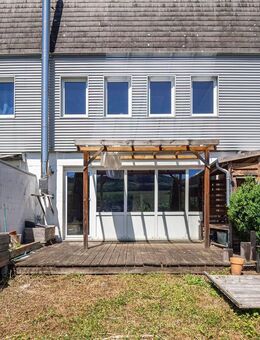 Gut geschnittenes Reihenhaus (Eigentumswohnung) mit Garage in ruhiger Lage von Bestwig! - Bestwig