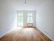 Gründerzeit-Perle in Steglitz: 2 Zimmer mit Sonnenbalkon und Parkett **Erstbezug nach Sanierung** - Berlin