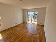 Moderne Wohlfühloase mit Einbauküche, Fußbodenheizung und Balkon - Berlin