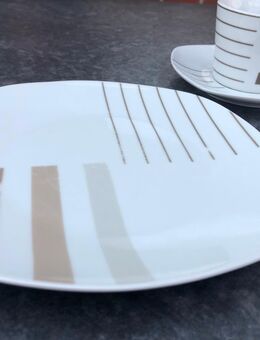 20 tlg. Kaffeeservice in braun weiß - Holdorf (Niedersachsen)