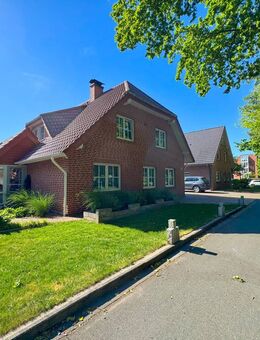 Wohnhaus mit Blick auf den Ems-Vechte-Kanal in Nordhorn-Bookholt - Nordhorn