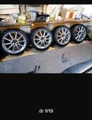 4 Hochglanzfelgen 19" plus 4 ungefahrene 235er M&S Reifen in 15711