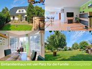 *VERKAUFT* Stilvolles Einfamilienhaus, im Grünen, auf einem schönen 1.500m² Grundstück, direkt am Feld - Ludwigsfelde