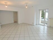 Schöne 3-Zimmer-Wohnung mit 3 Balkonen und einem Carport-Stellplatz in Gondelsheim - Gondelsheim