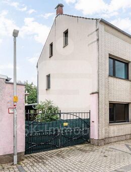 Charmantes Einfamilienhaus mit Wintergarten vielseitigen Anbauten und Carport in Bedburg-Broich! - Bedburg
