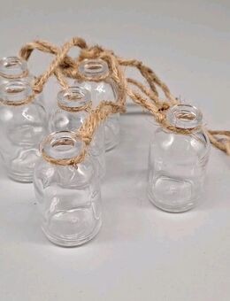Mini Glasflaschen Glas Vase 6cm hoch 3cm breit zusammen gebunden 6 Stück Set - Essen