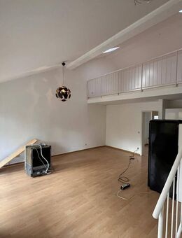 Rendite 3,36%!Gepflegte vermietete 2,5-Zi.-Galeriewhg. mit Einbaukü. u. Südbalkon in Rgbg Süd/Uninähe - Regensburg